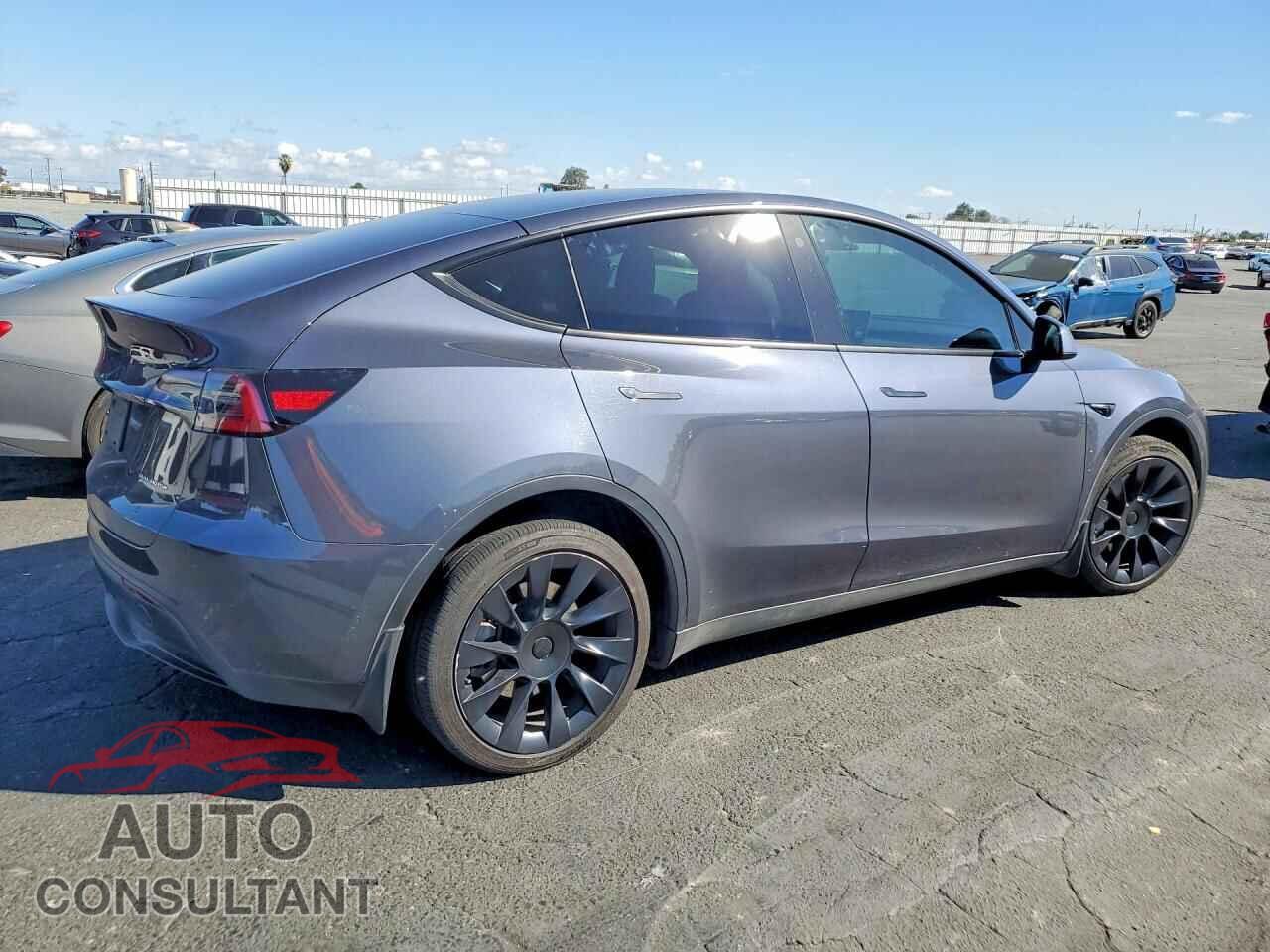 TESLA MODEL Y 2023 - 7SAYGDEE6PF634406