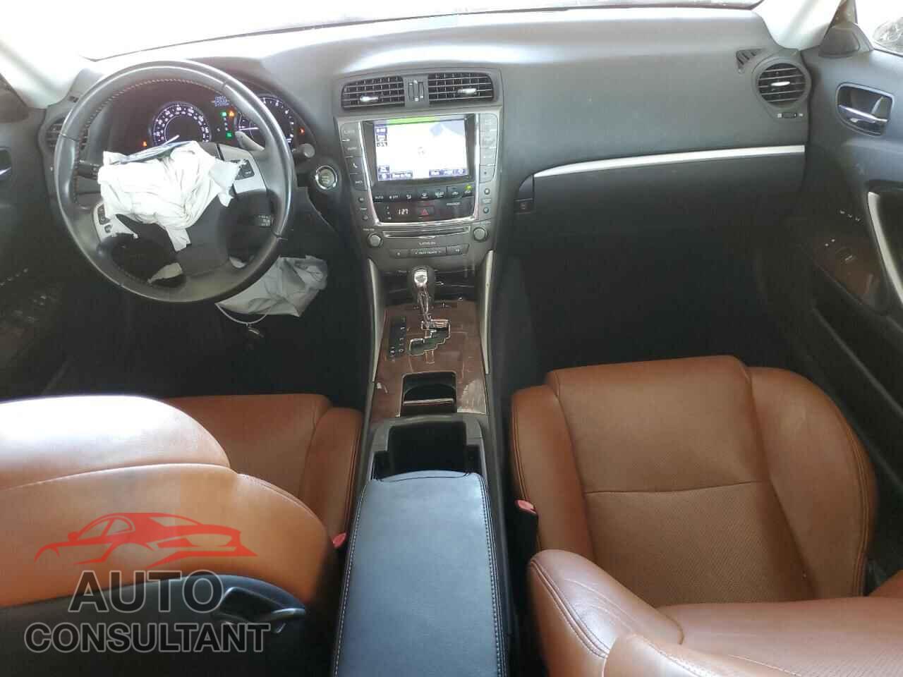 LEXUS IS 2014 - JTHFF2C21E2529405