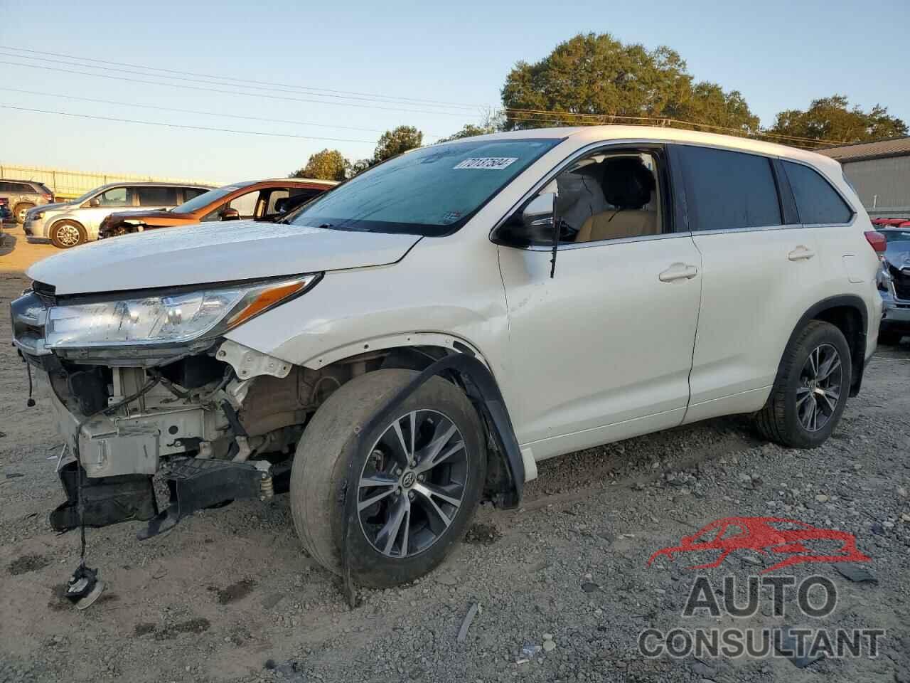 TOYOTA HIGHLANDER 2018 - 5TDBZRFH5JS912394