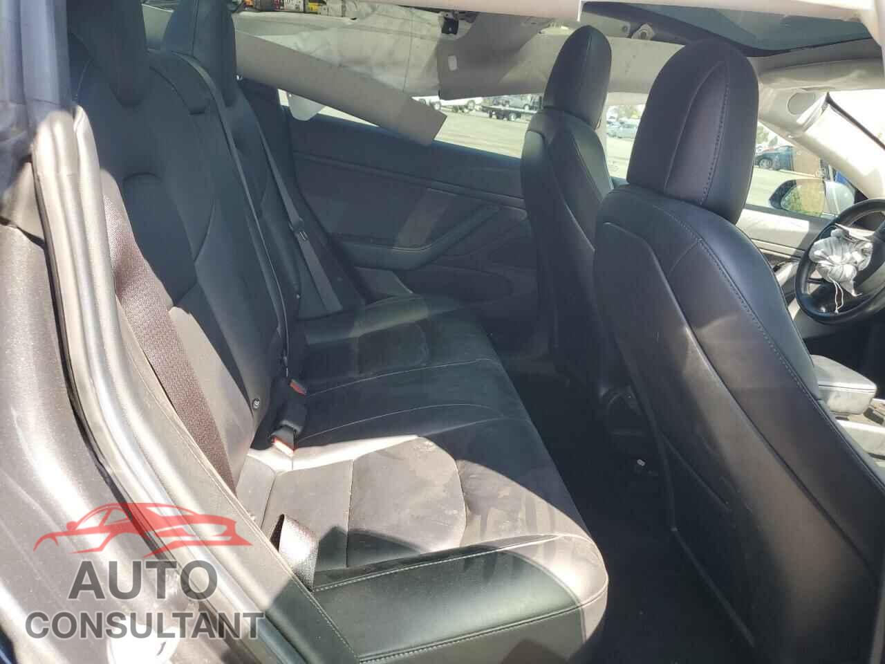 TESLA MODEL 3 2018 - 5YJ3E1EA9JF045205