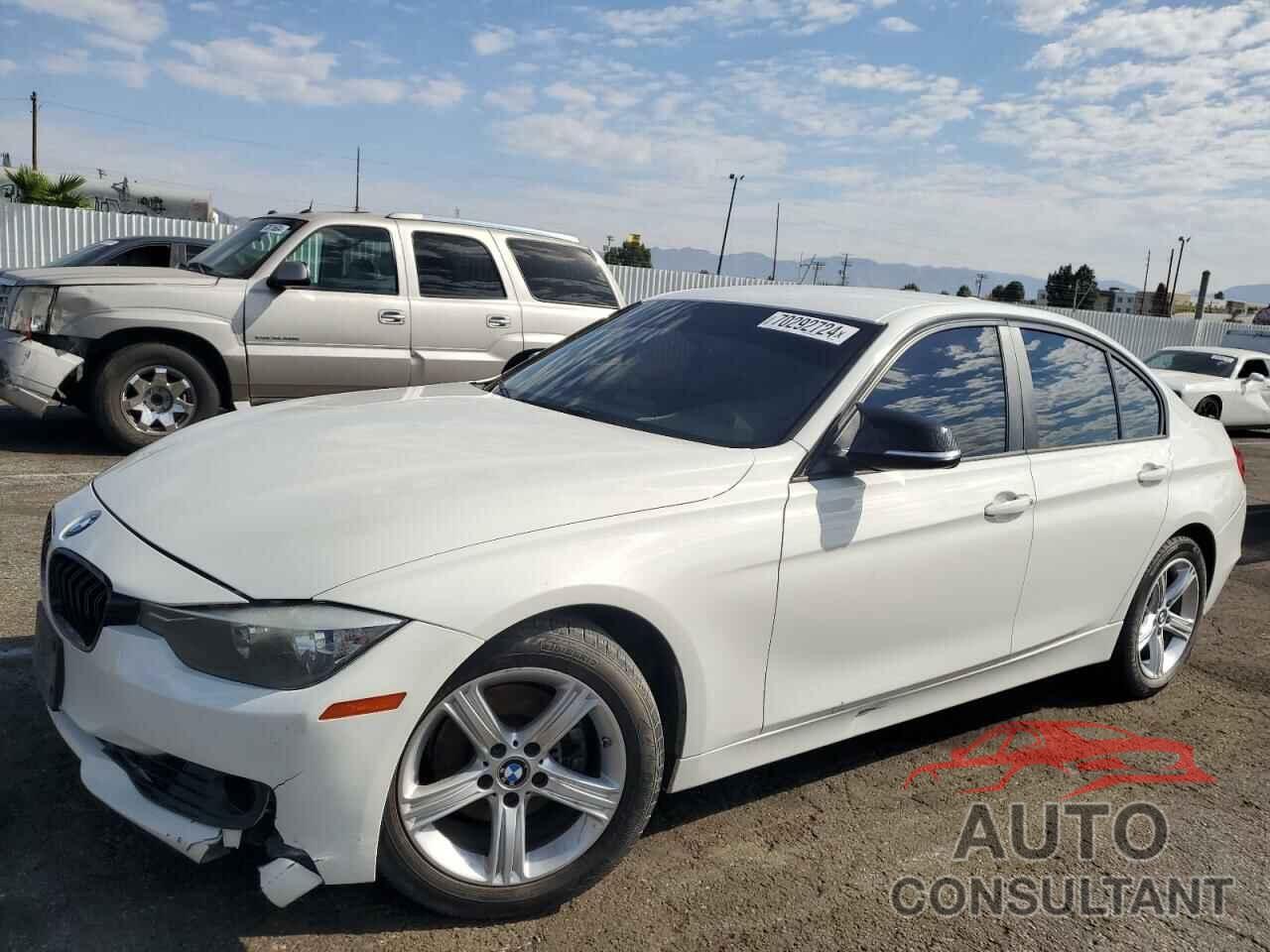 BMW 3 SERIES 2013 - WBA3C1C52DF443140