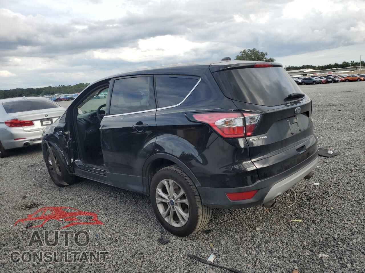 FORD ESCAPE 2017 - 1FMCU0GD4HUC48729