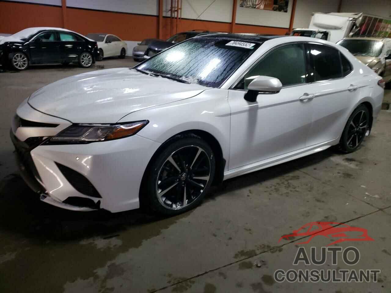 TOYOTA CAMRY 2018 - 4T1B61HK2JU048012