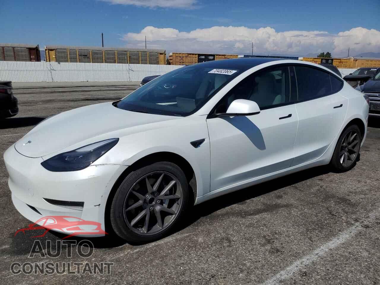 TESLA MODEL 3 2022 - 5YJ3E1EA8NF373267
