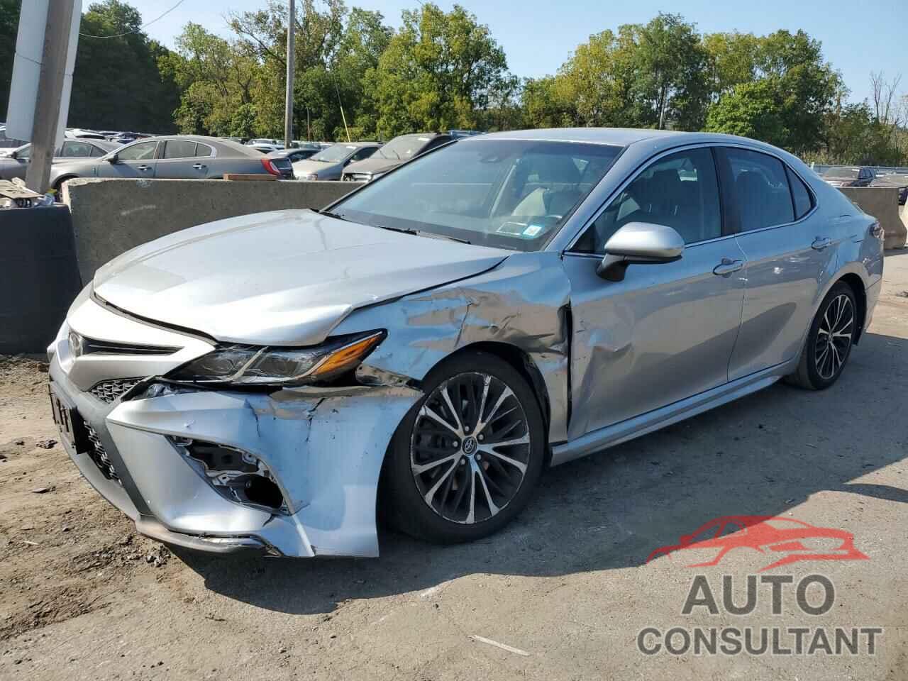 TOYOTA CAMRY 2018 - 4T1B11HK0JU015427