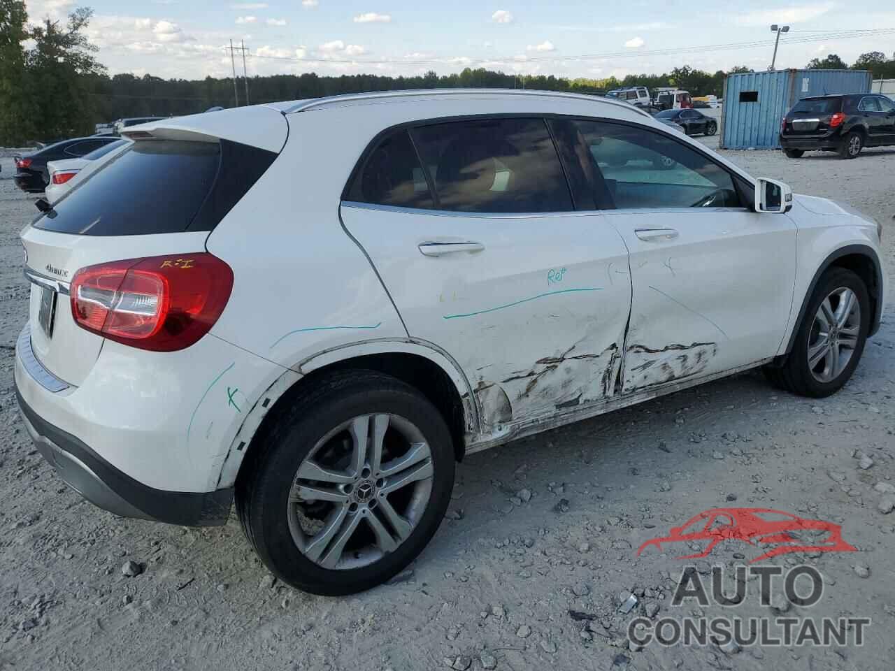 MERCEDES-BENZ GLA-CLASS 2018 - WDCTG4GB6JU000032