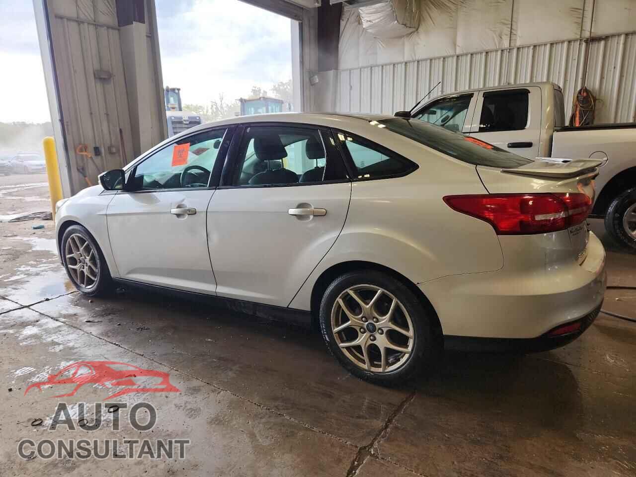 FORD FOCUS 2015 - 1FADP3F2XFL287657