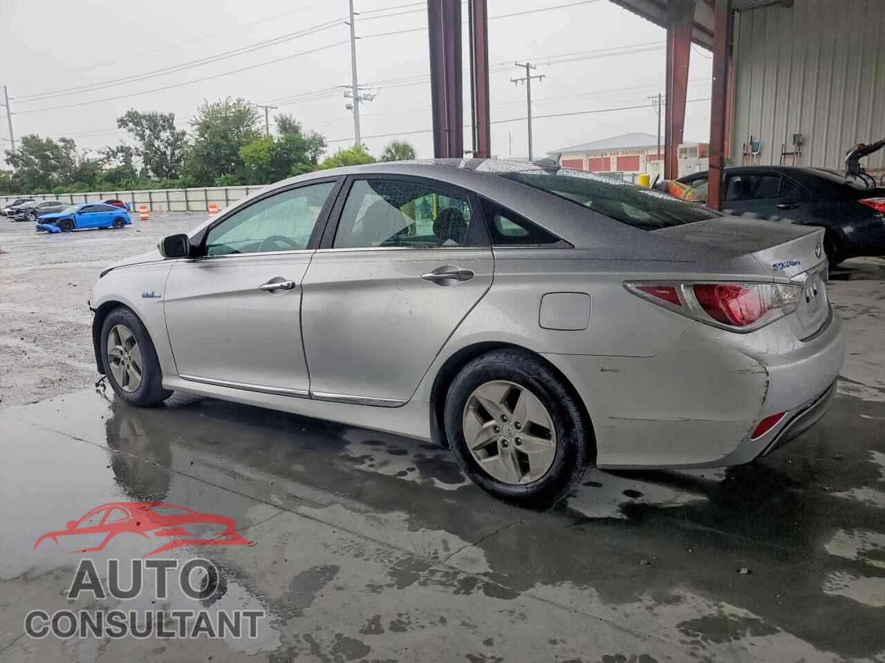 HYUNDAI SONATA 2011 - KMHEC4A44BA005152