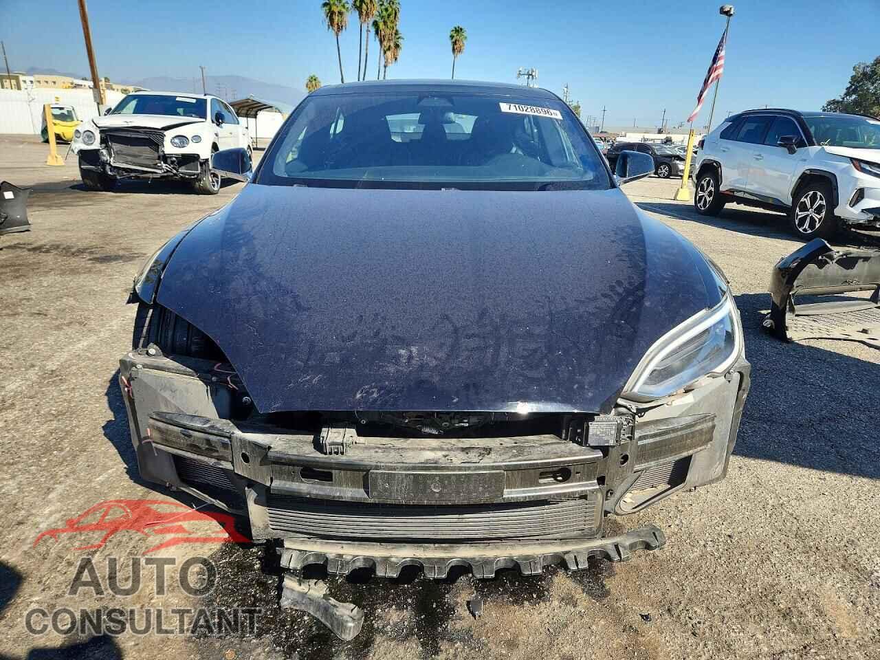 TESLA MODEL S 2018 - 5YJSA1E28JF272773