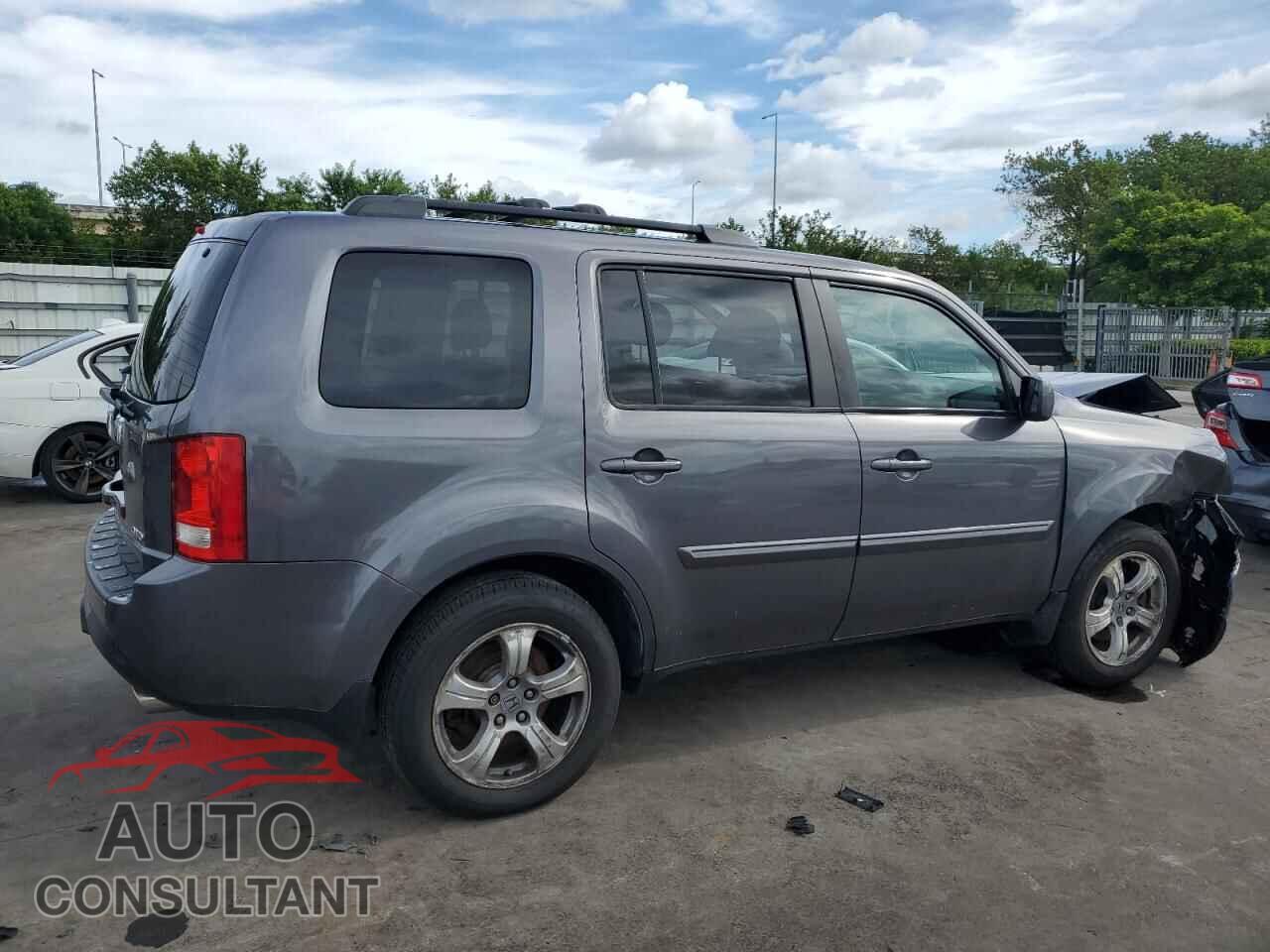 HONDA PILOT 2015 - 5FNYF4H56FB020207