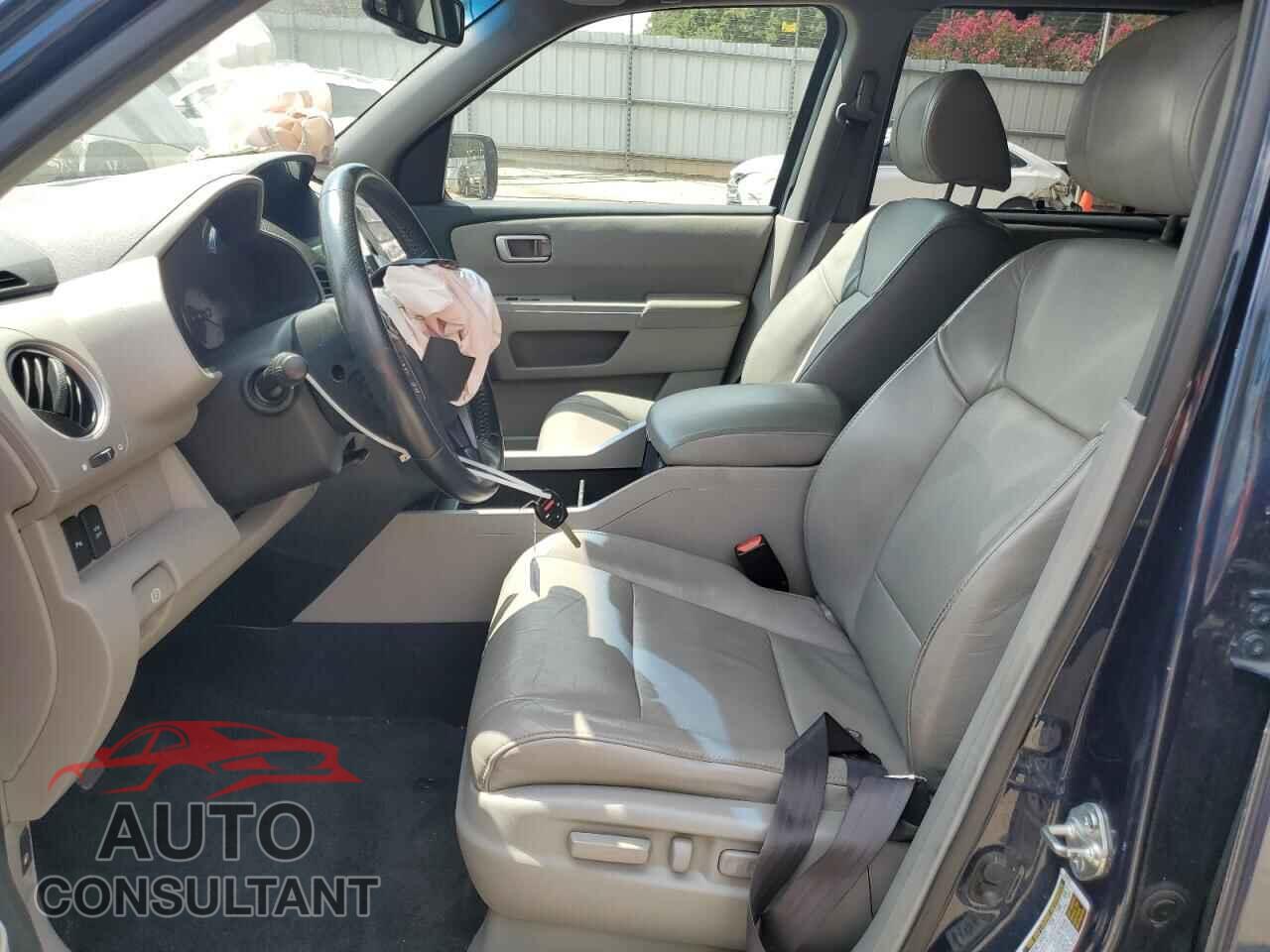 HONDA PILOT 2011 - 5FNYF4H96BB058730
