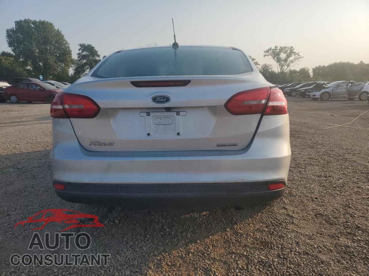 FORD FOCUS 2015 - 1FADP3F20FL307804