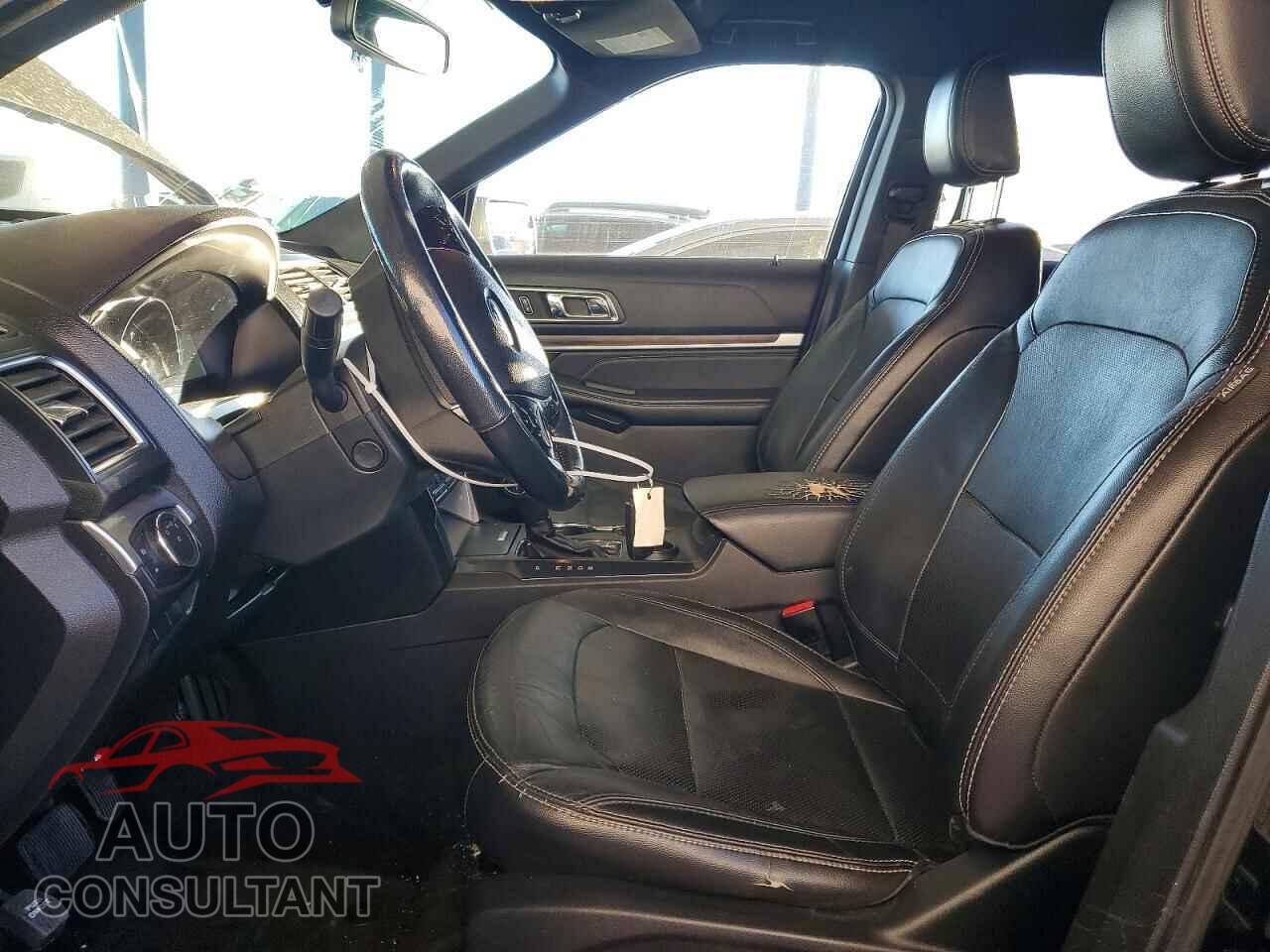 FORD EXPLORER 2018 - 1FM5K7F8XJGB67220