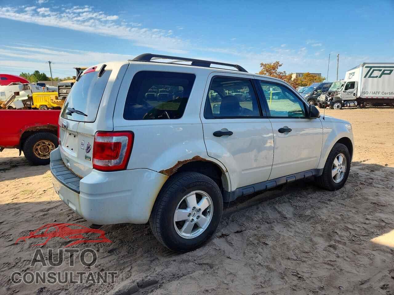 FORD ESCAPE 2011 - 1FMCU0DG4BKC59280