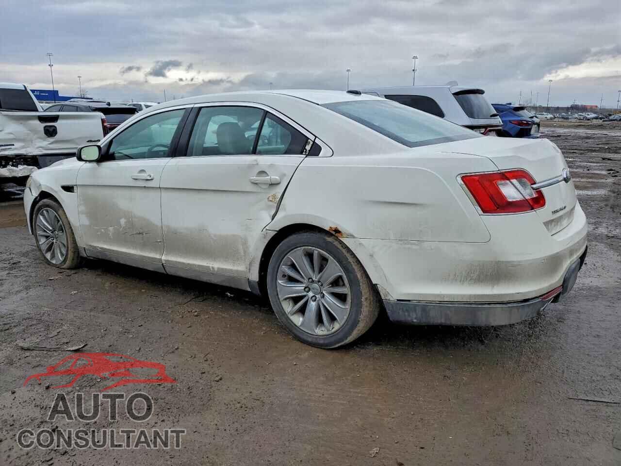 FORD TAURUS 2010 - 1FAHP2FW2AG102582