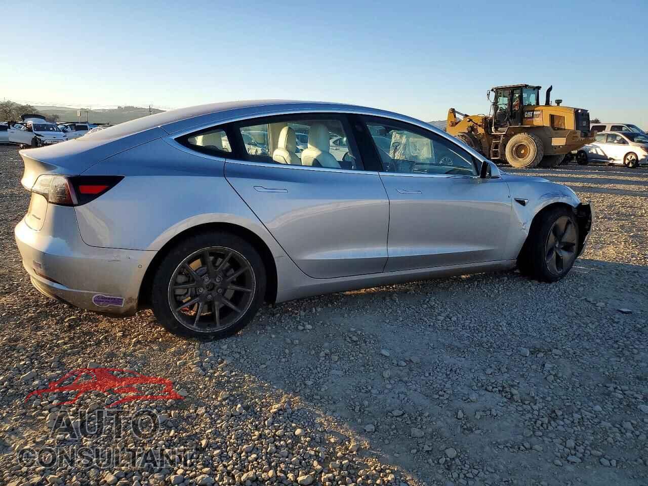 TESLA MODEL 3 2018 - 5YJ3E1EB6JF074833