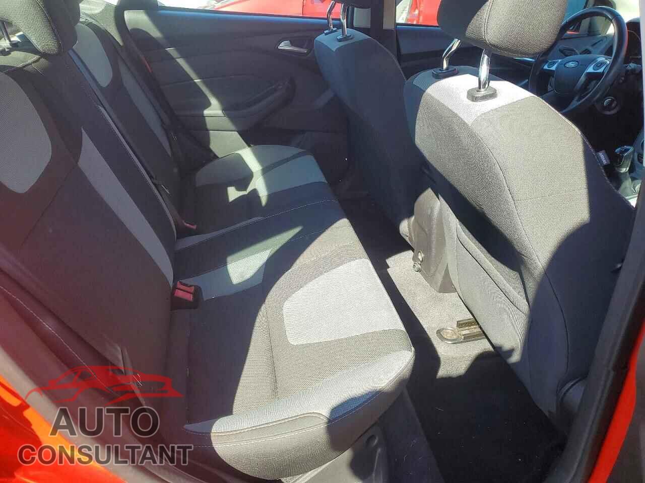 FORD FOCUS 2012 - 1FAHP3F23CL301363