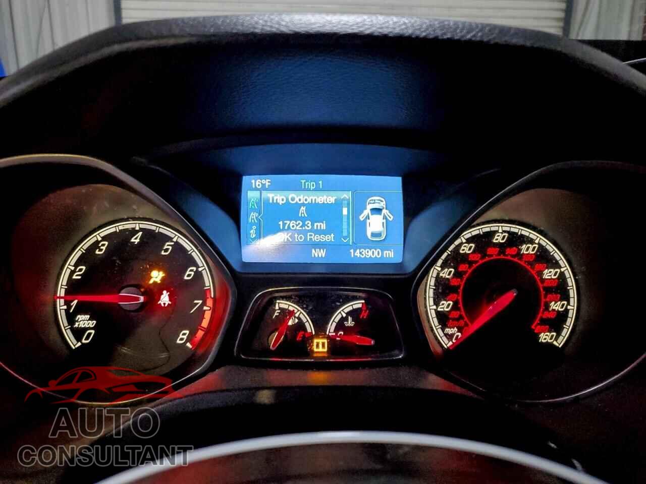 FORD FOCUS 2014 - 1FADP3L9XEL411619