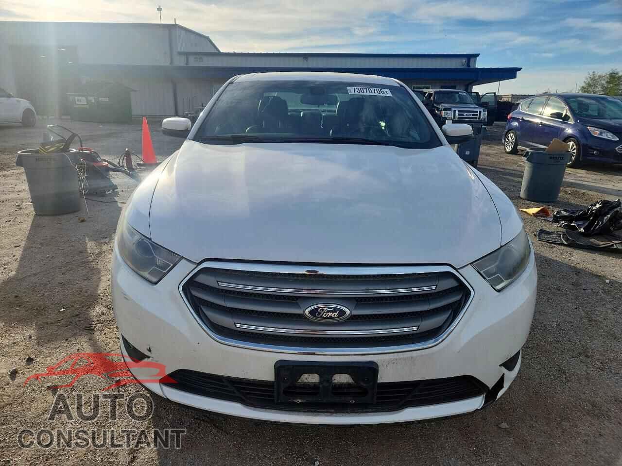 FORD TAURUS 2013 - 1FAHP2E85DG207530