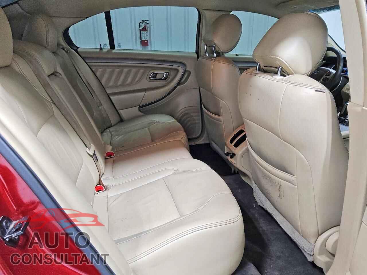 FORD TAURUS 2017 - 1FAHP2E85HG144581