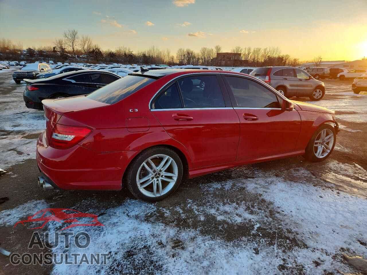 MERCEDES-BENZ C-CLASS 2012 - WDDGF8BB6CA727657