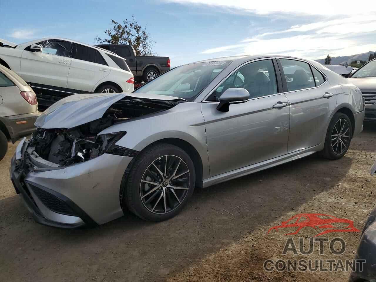 TOYOTA CAMRY 2022 - 4T1G11AK2NU668766