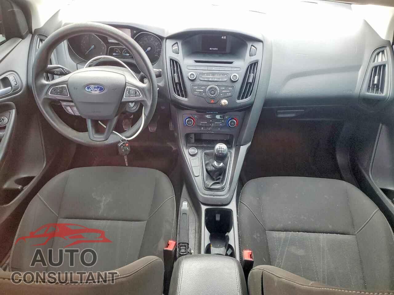 FORD FOCUS 2017 - 1FADP3FE2HL317361