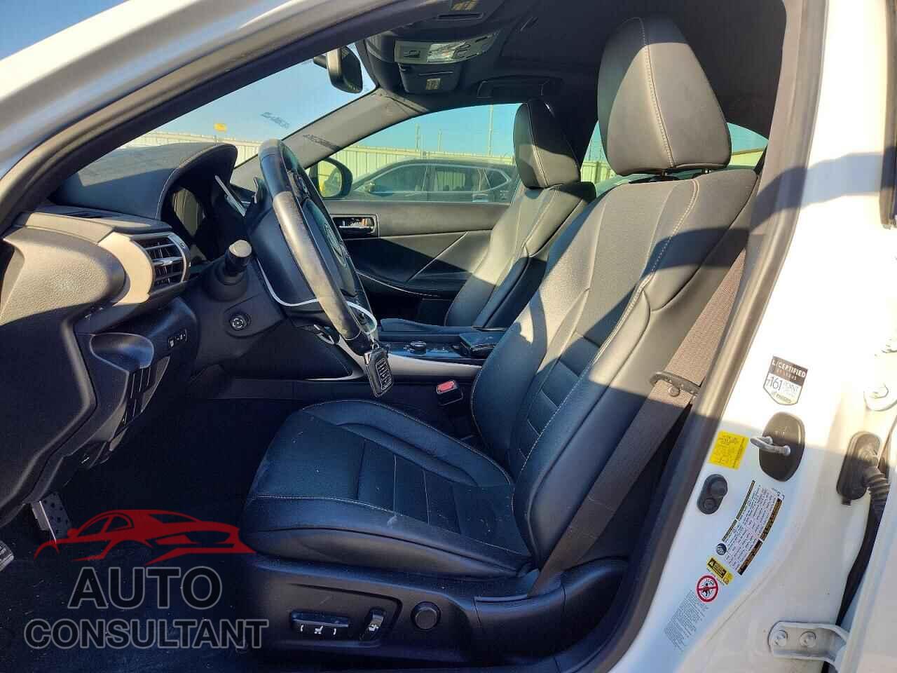 LEXUS IS 2014 - JTHBE1D24E5008641