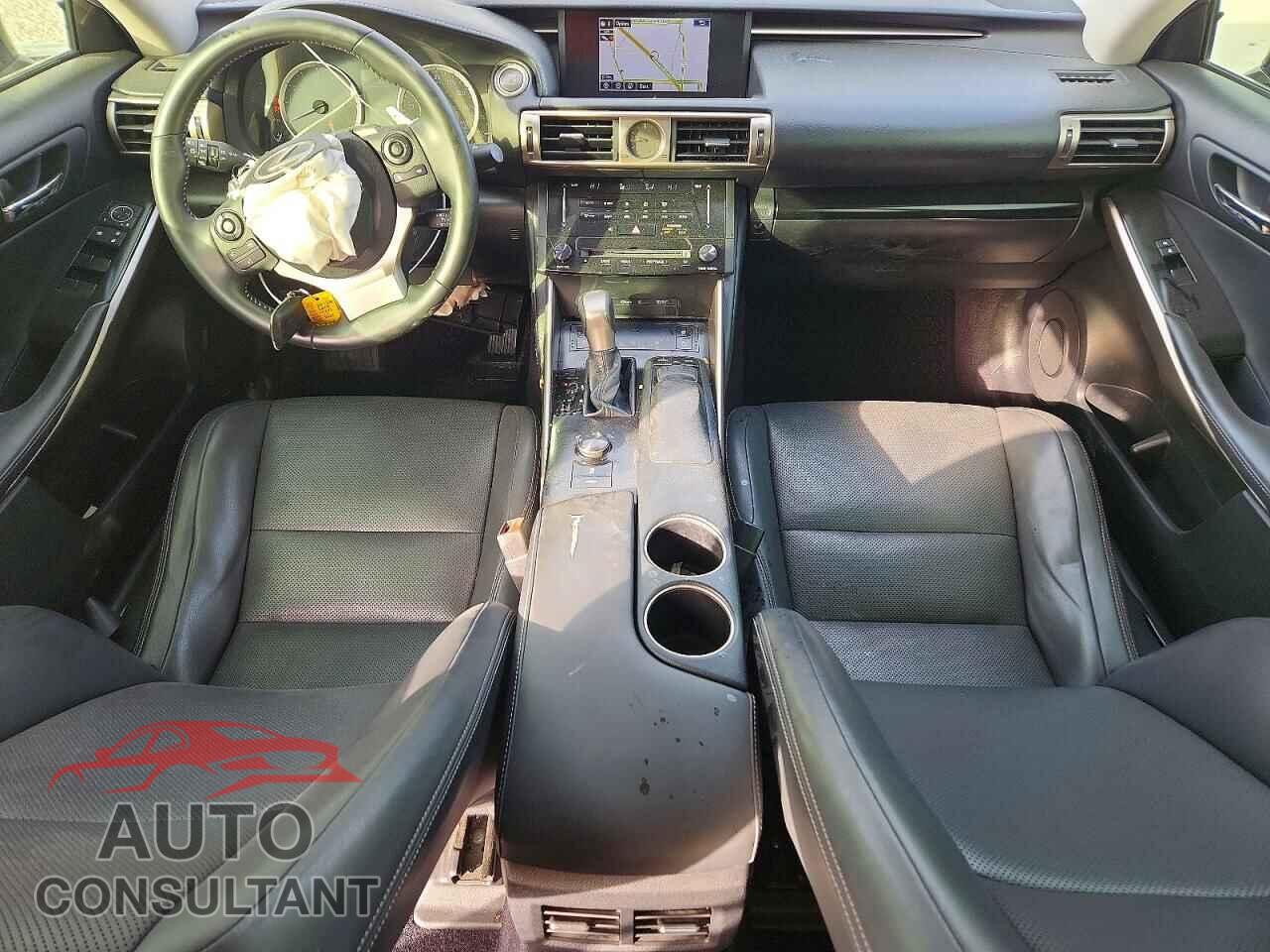 LEXUS IS 2014 - JTHBE1D22E5002482