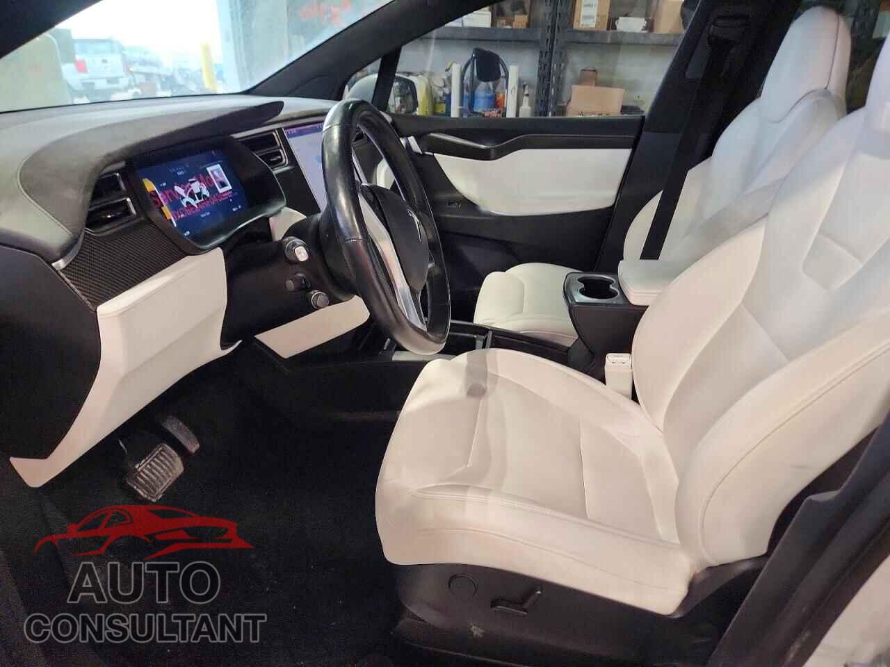 TESLA MODEL X 2017 - 5YJXCBE24HF043698