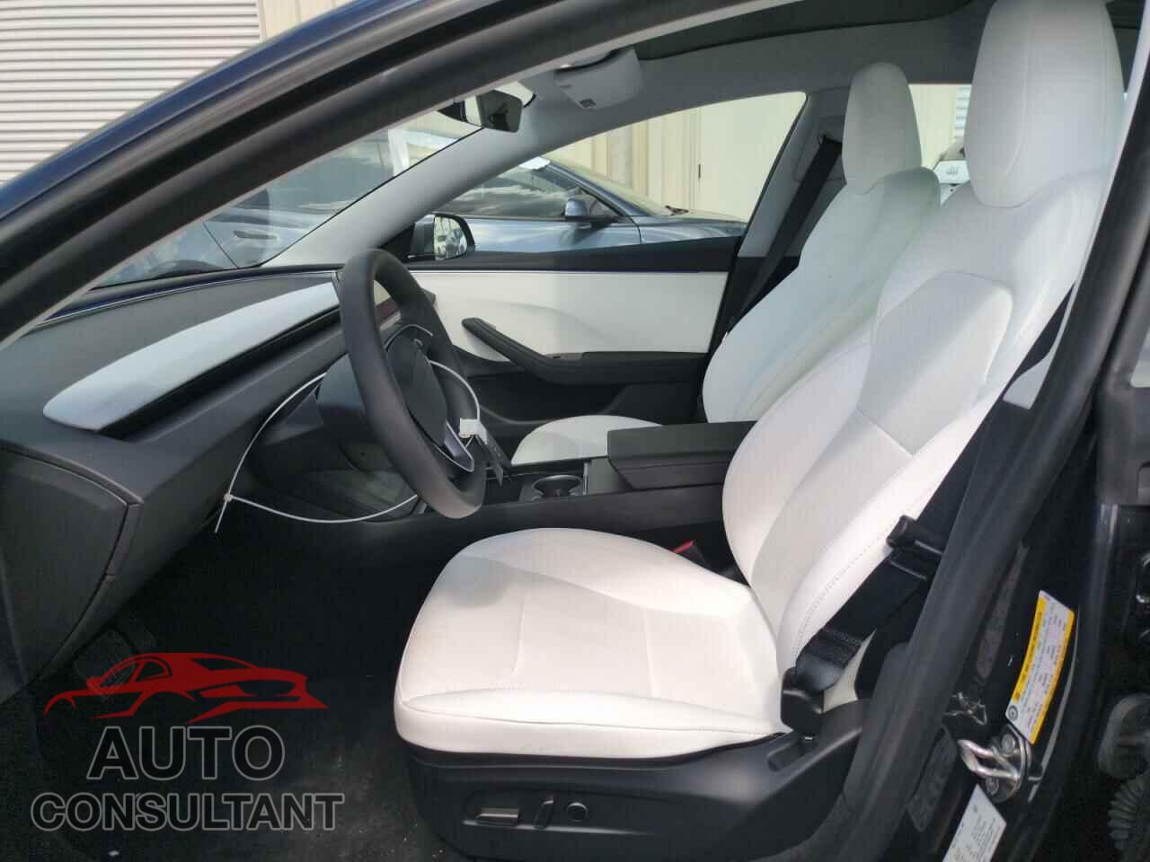 TESLA MODEL 3 2024 - 5YJ3E1EA0RF800401