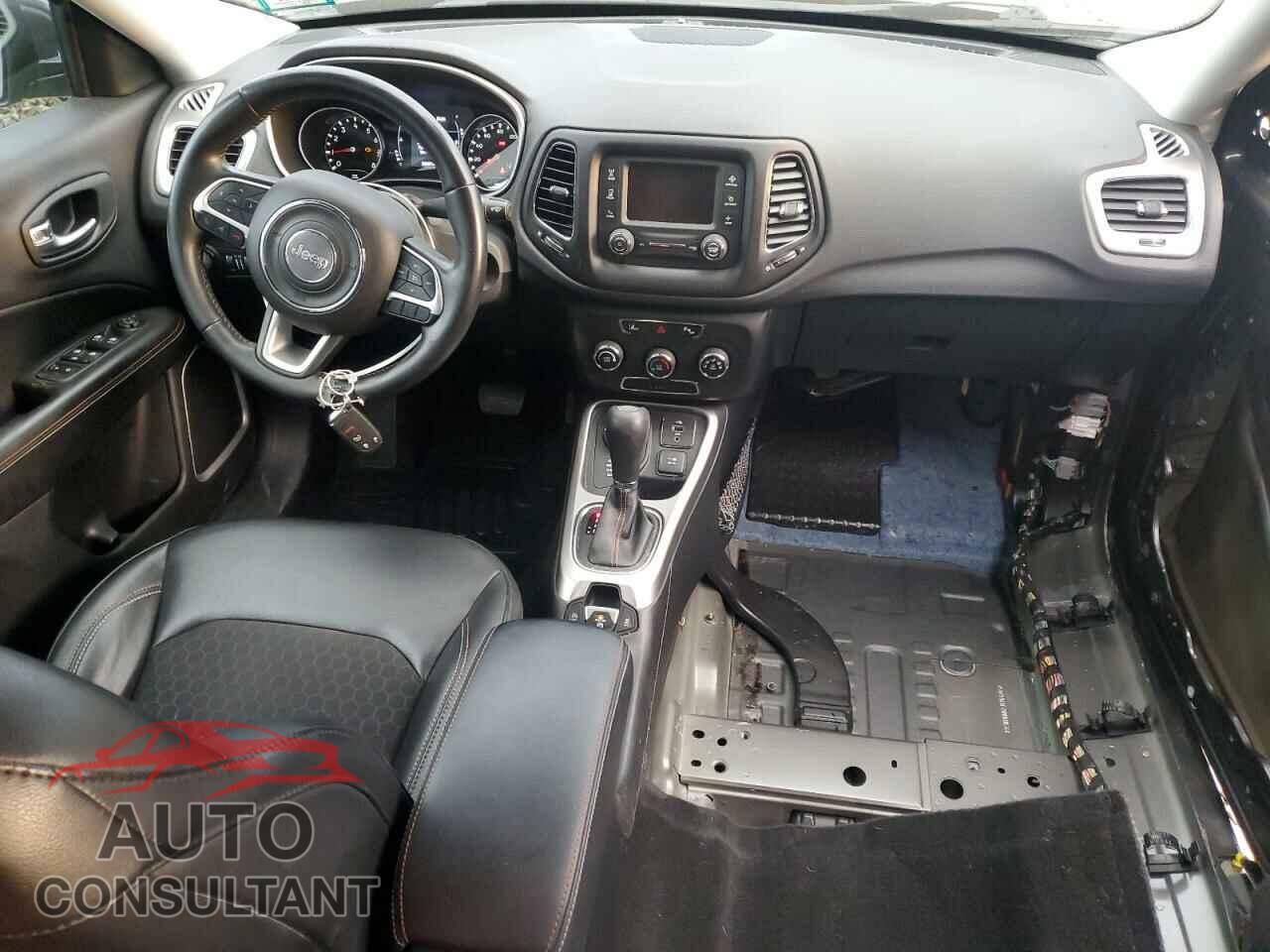 JEEP COMPASS 2018 - 3C4NJDBB2JT264205