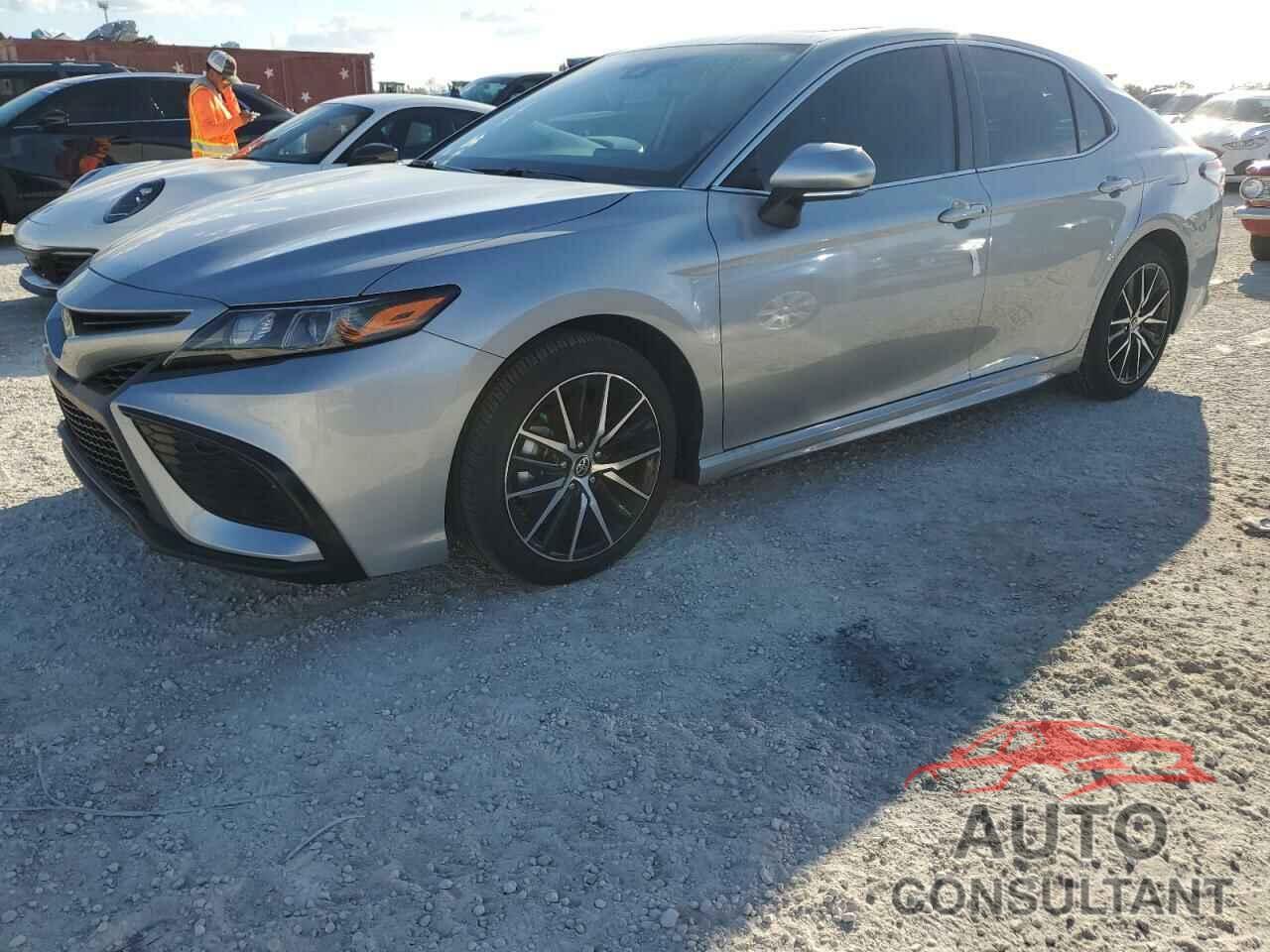TOYOTA CAMRY 2022 - 4T1T11AK8NU043058