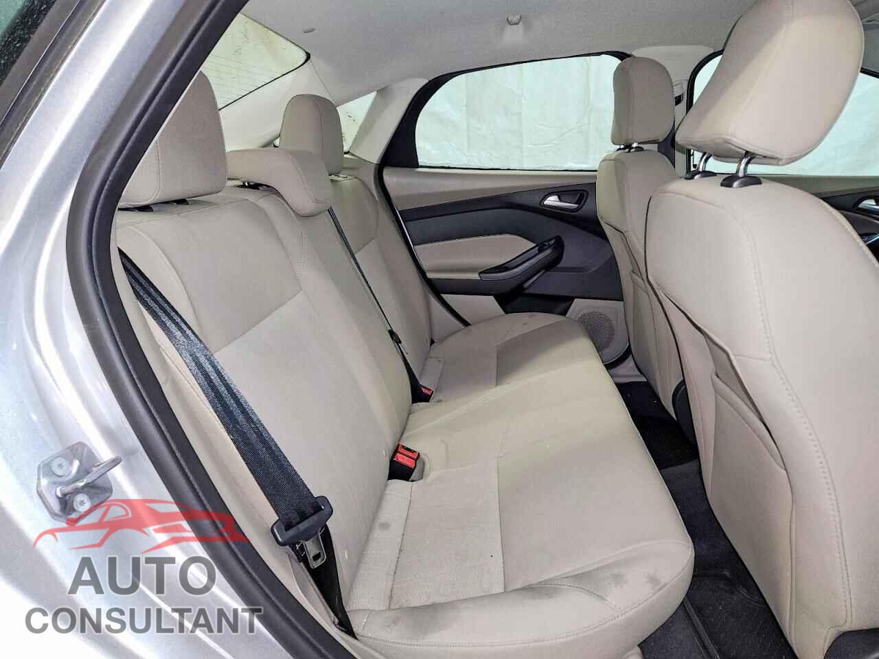 FORD FOCUS 2016 - 1FADP3F21GL240843