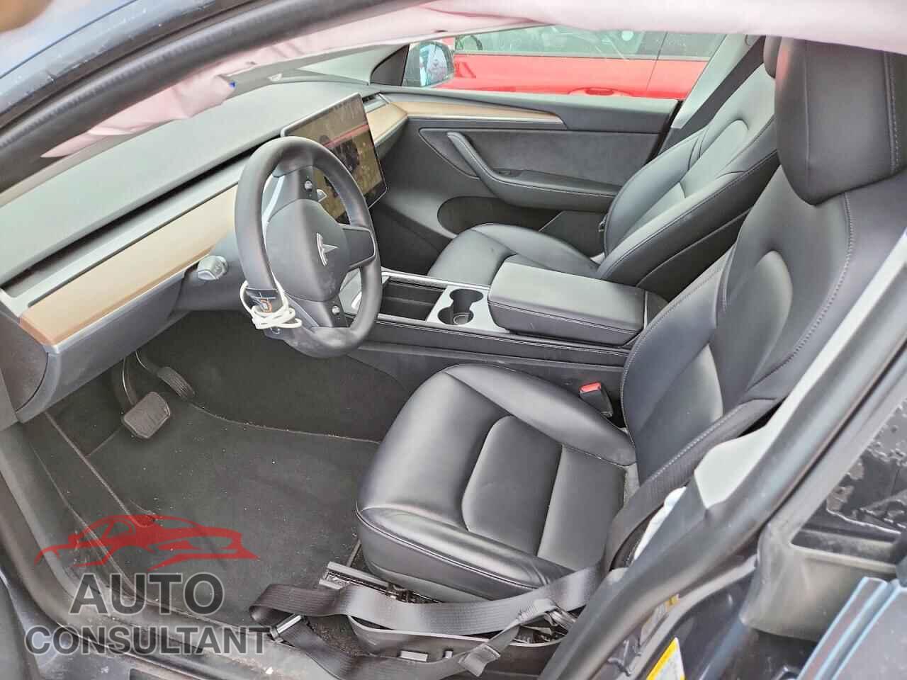 TESLA MODEL Y 2023 - 7SAYGAEEXPF583894