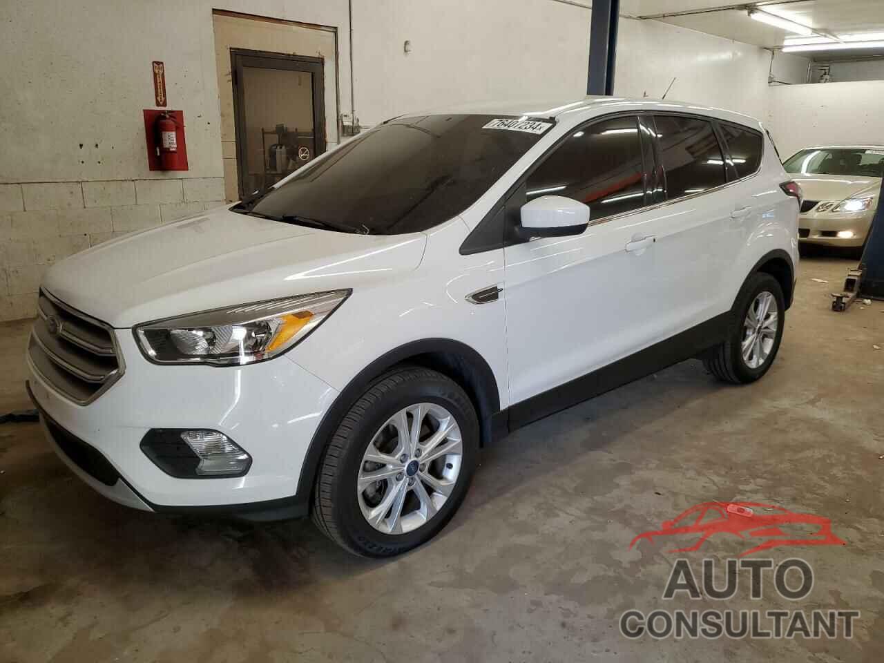 FORD ESCAPE 2017 - 1FMCU9G92HUB31358