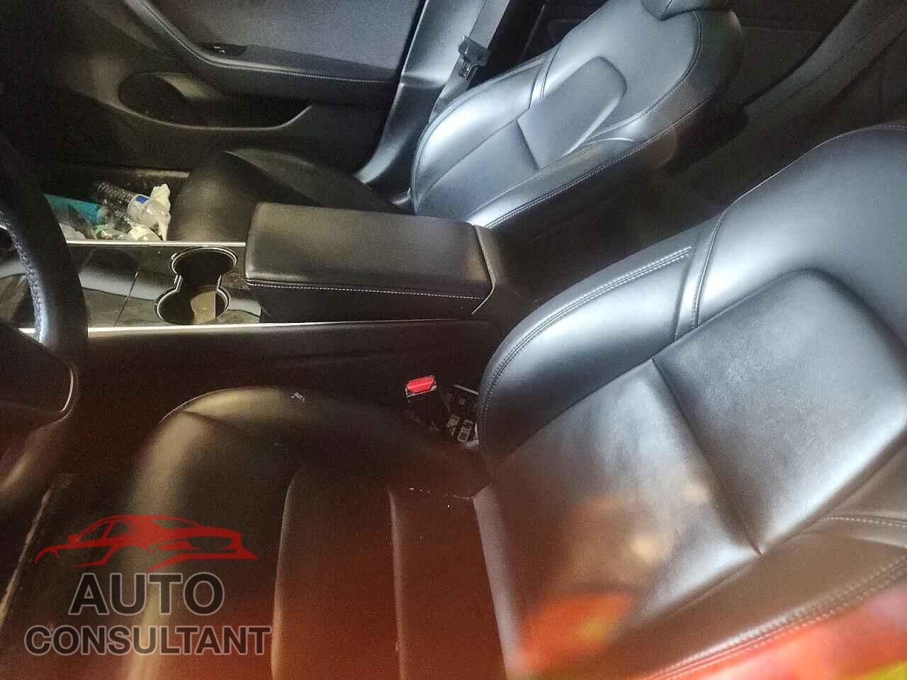 TESLA MODEL 3 2018 - 5YJ3E1EB5JF090652
