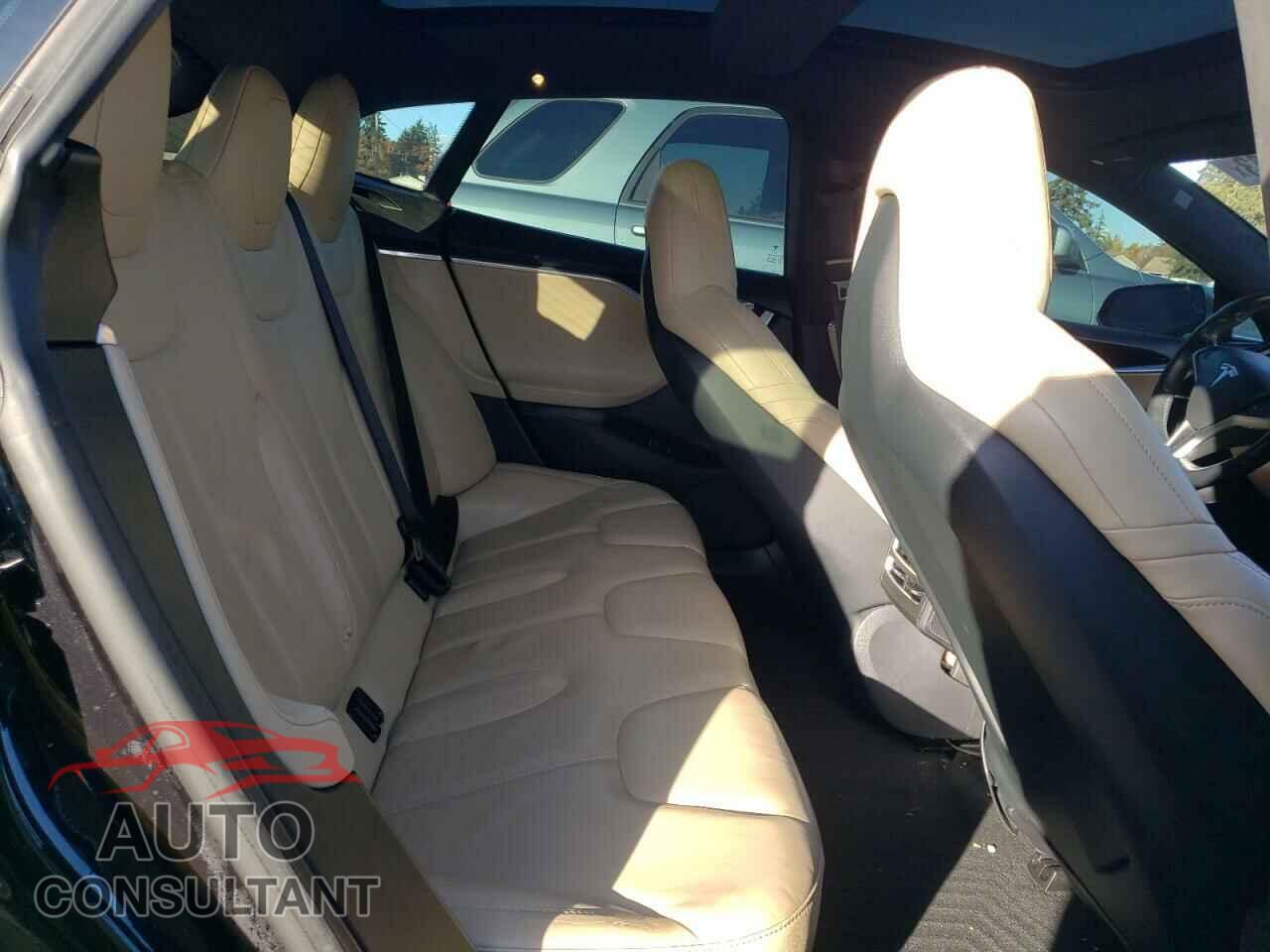 TESLA MODEL S 2015 - 5YJSA1E22FF110824