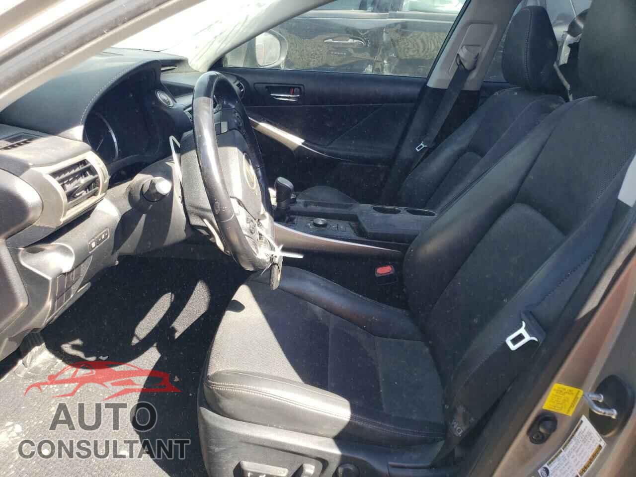 LEXUS IS 2016 - JTHBA1D25G5010705
