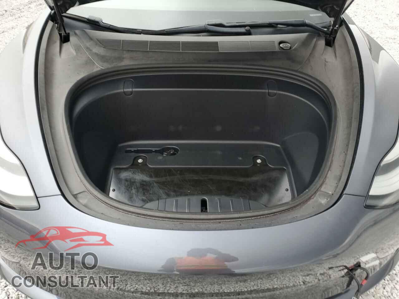 TESLA MODEL 3 2018 - 5YJ3E1EB3JF090987