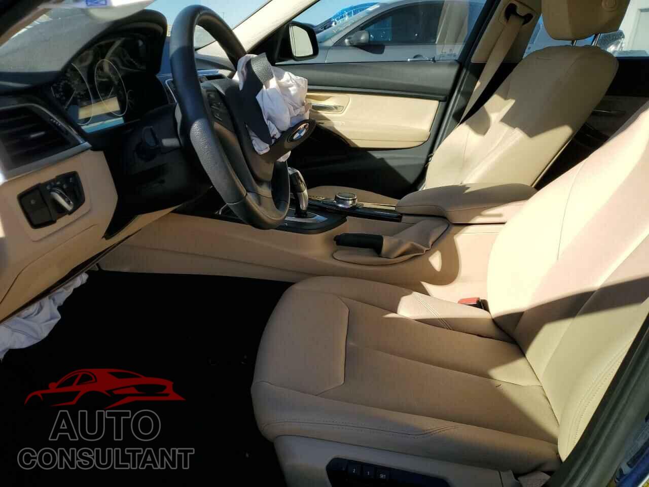 BMW 3 SERIES 2018 - WBA8A3C51JA357687