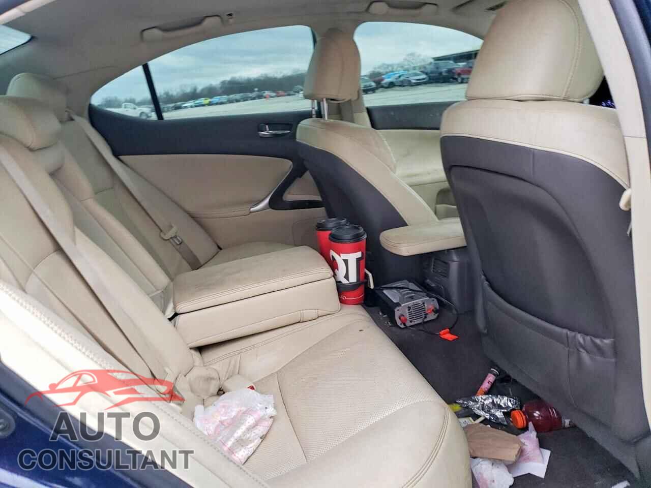 LEXUS IS 2011 - JTHCF5C24B2034955