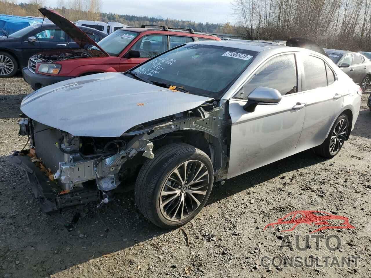 TOYOTA CAMRY 2018 - 4T1B11HK4JU669573