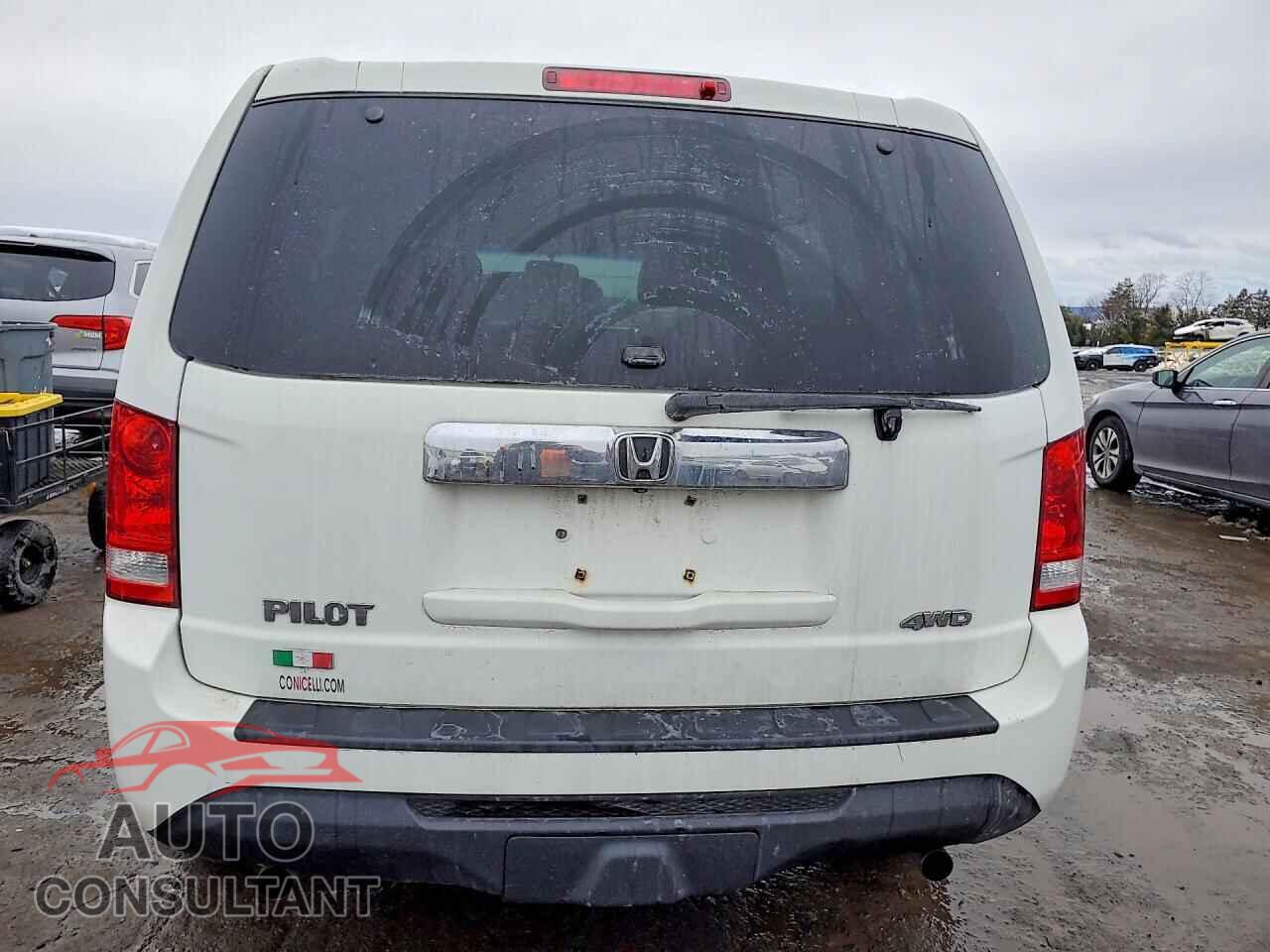 HONDA PILOT 2015 - 5FNYF4H24FB051042