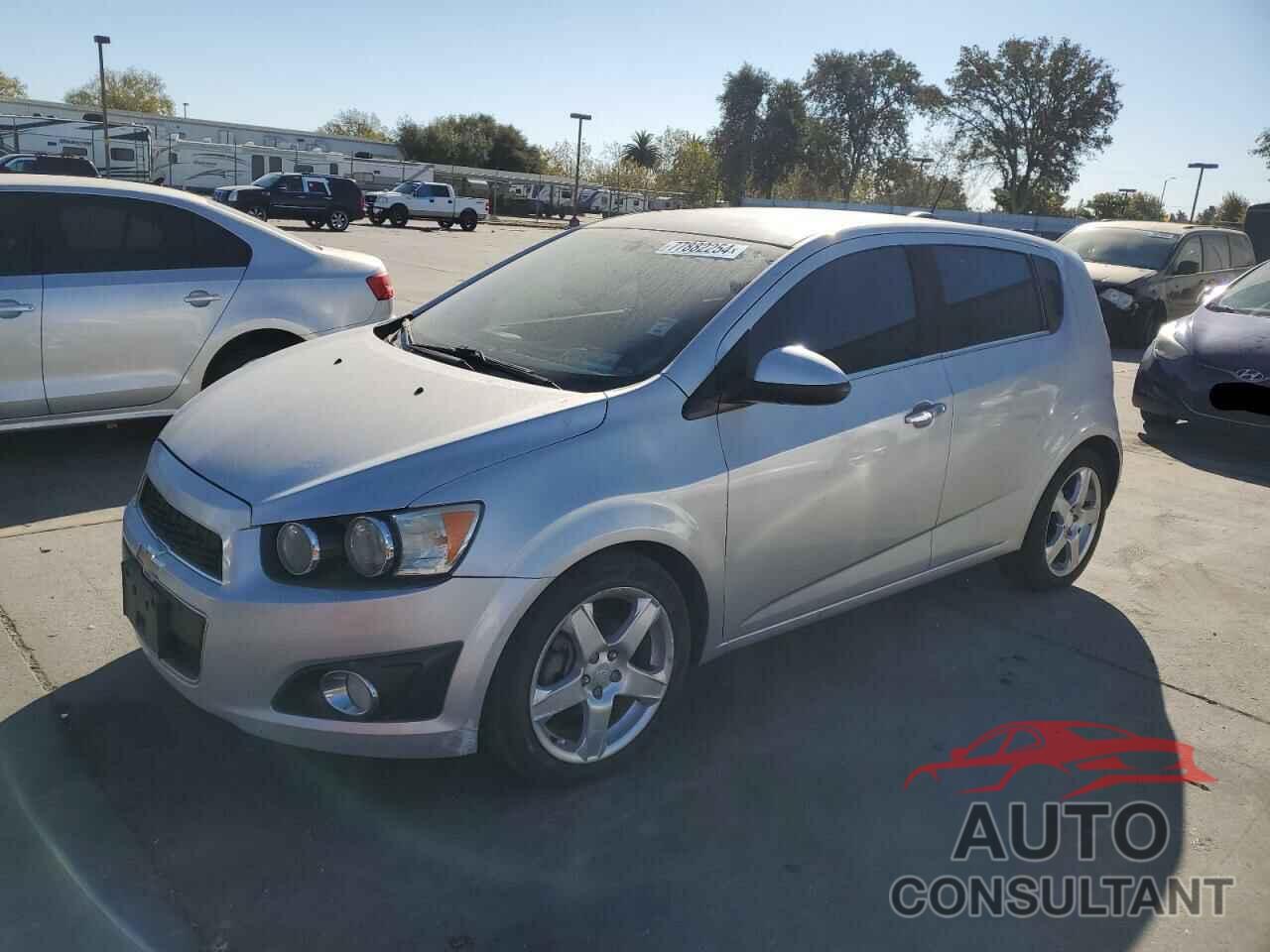 CHEVROLET SONIC 2016 - 1G1JE6SB1G4160844