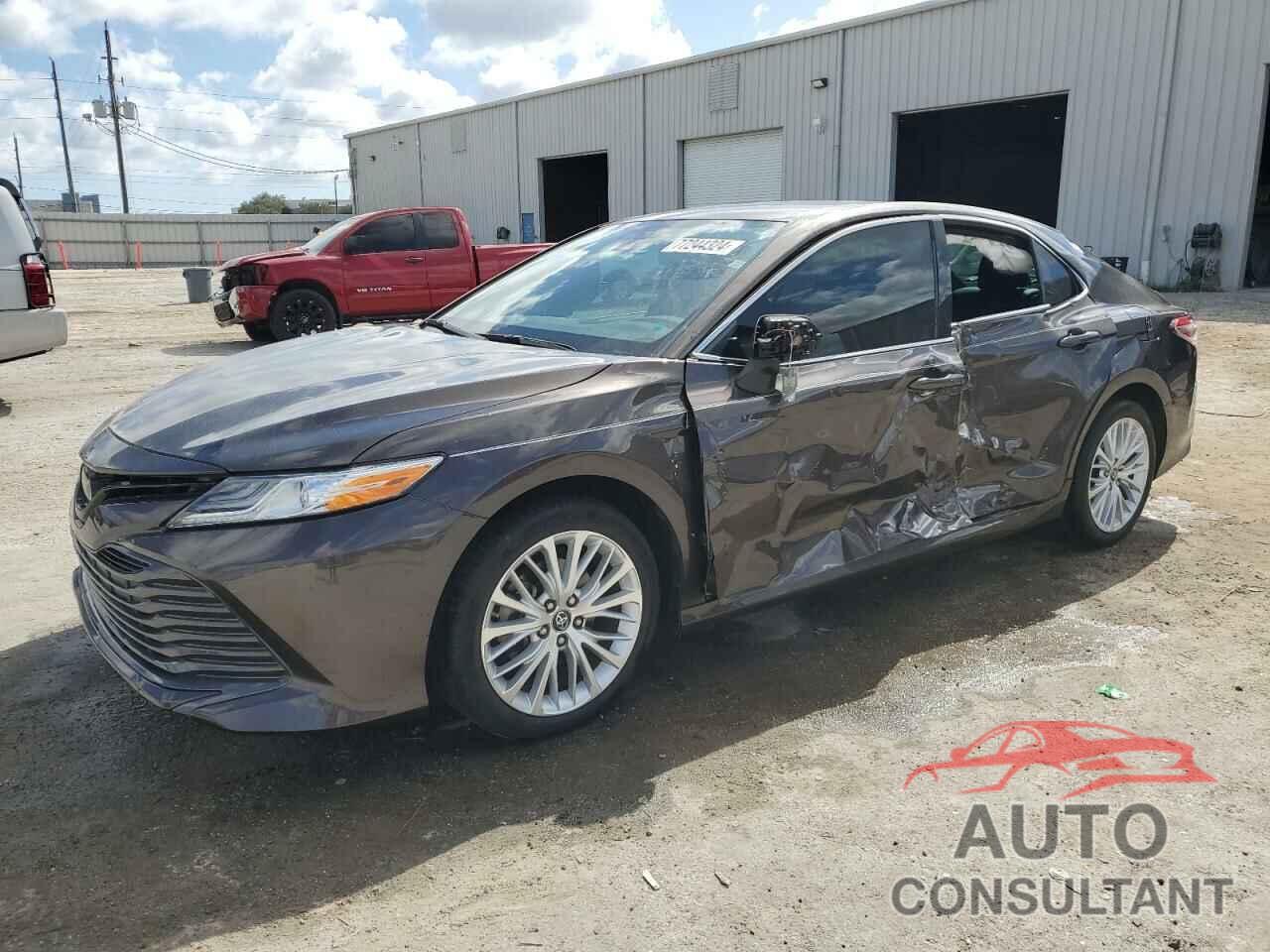 TOYOTA CAMRY 2019 - 4T1B11HK0KU800919