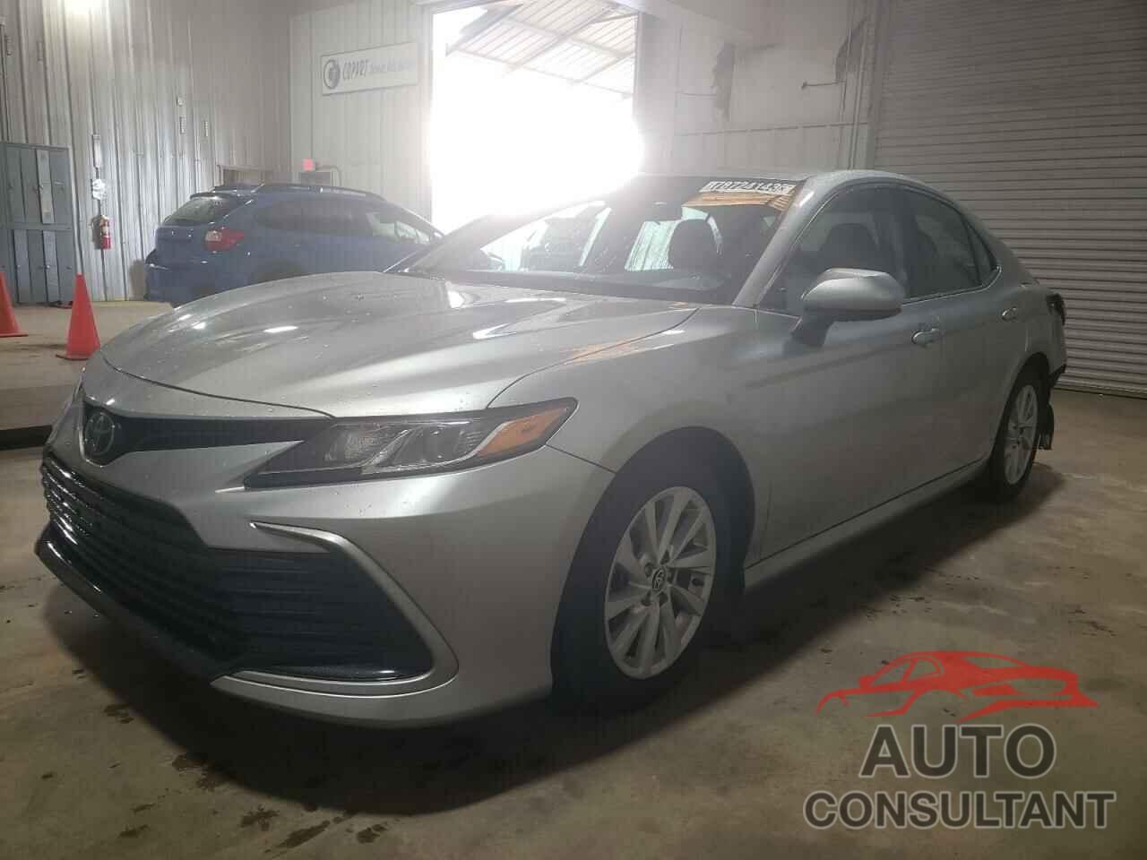 TOYOTA CAMRY 2022 - 4T1C11AK3NU008086