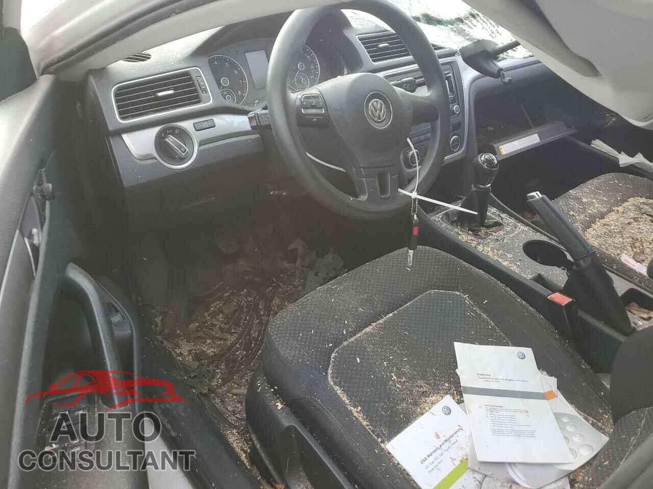 VOLKSWAGEN PASSAT 2012 - 1VWAP7A39CC101667