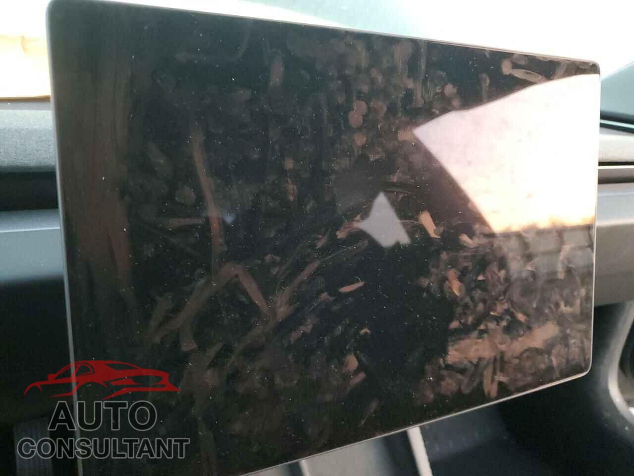 TESLA MODEL 3 2024 - 5YJ3E1EA3RF756099