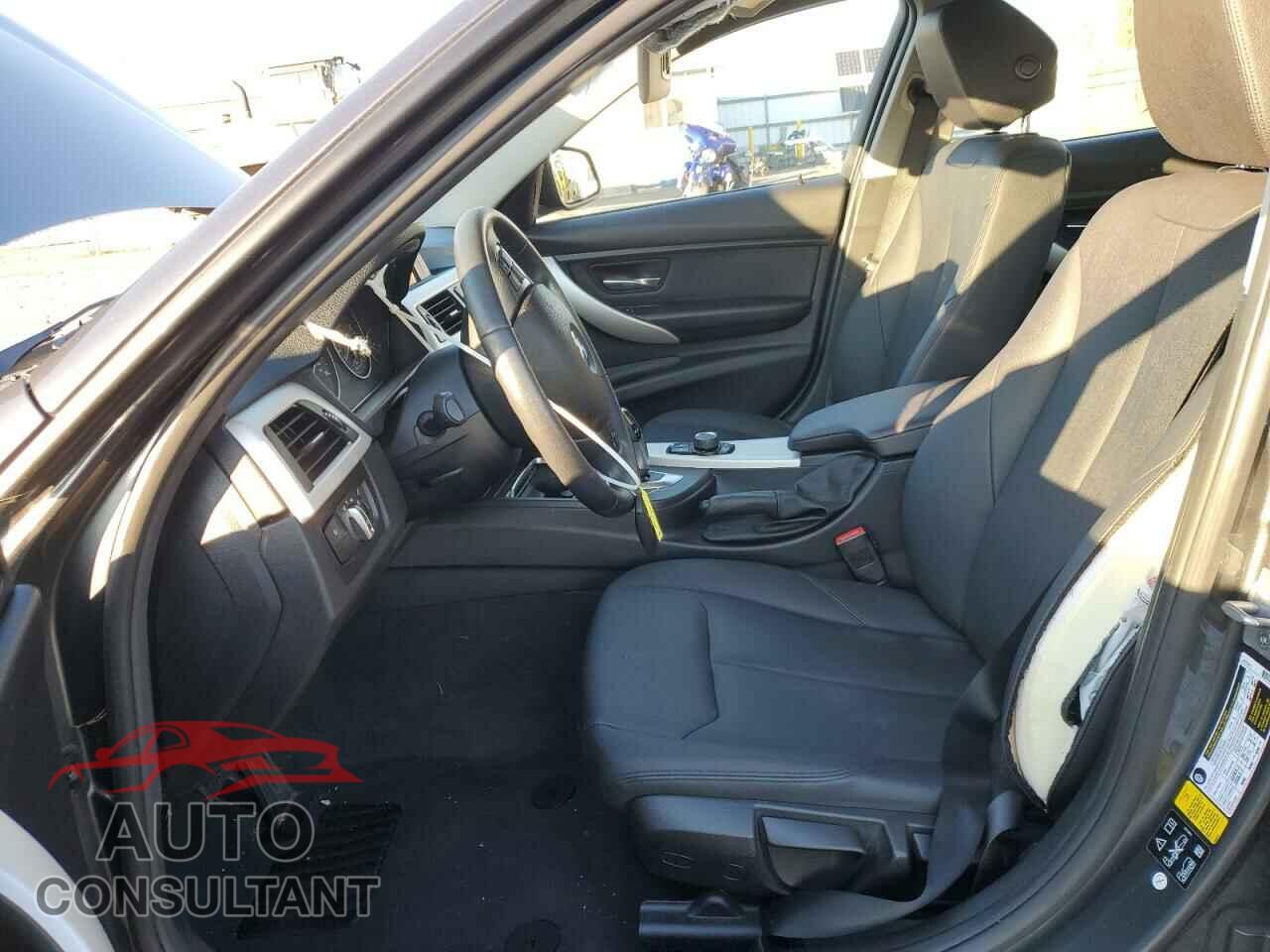 BMW 3 SERIES 2017 - WBA8A3C30HA067207
